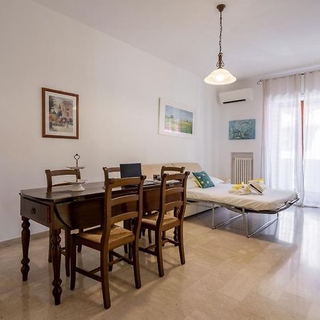 Universita & Stazione Airy Apartment With Parking Bari Exterior foto