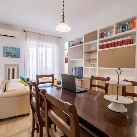 Universita & Stazione Airy Apartment With Parking Bari Exterior foto