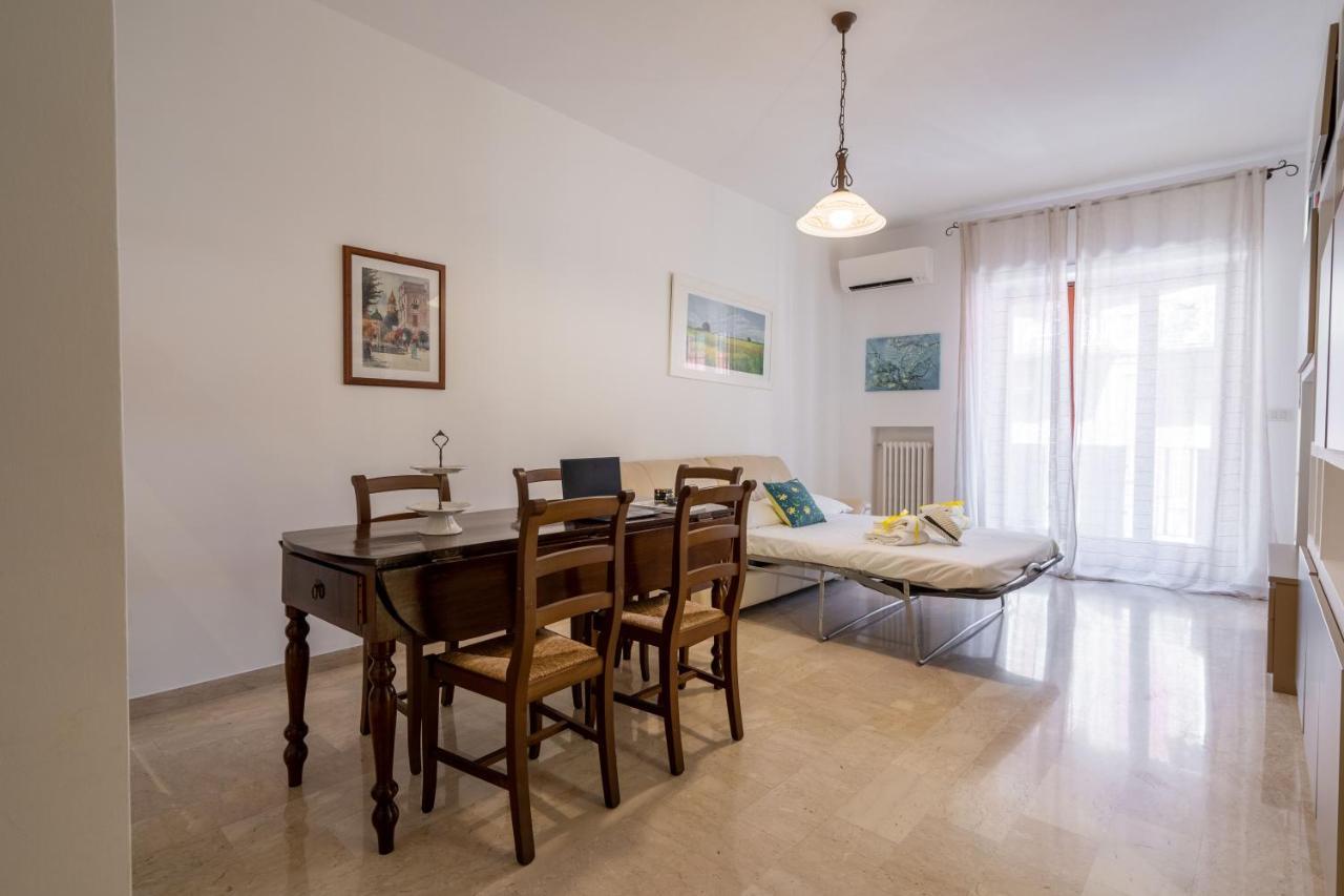 Universita & Stazione Airy Apartment With Parking Bari Exterior foto