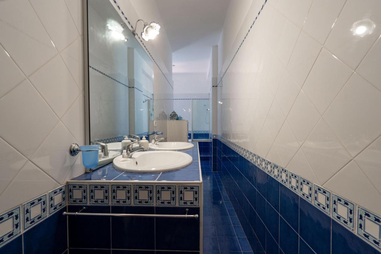 Universita & Stazione Airy Apartment With Parking Bari Exterior foto