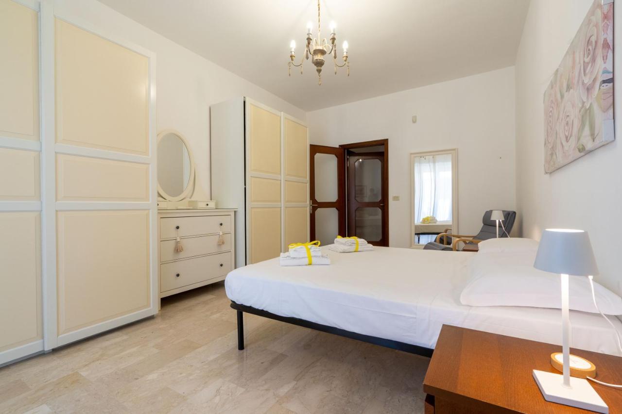 Universita & Stazione Airy Apartment With Parking Bari Exterior foto