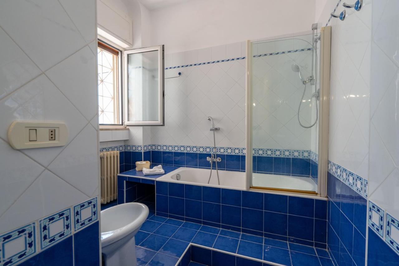 Universita & Stazione Airy Apartment With Parking Bari Exterior foto