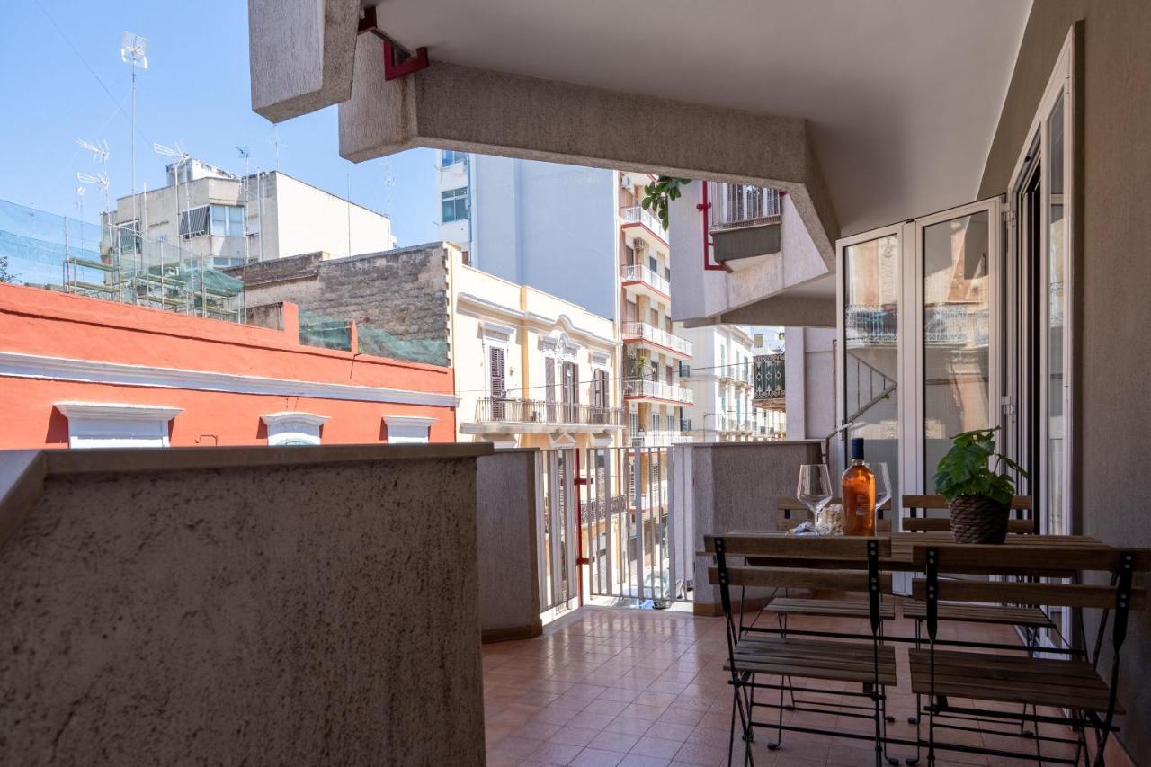 Universita & Stazione Airy Apartment With Parking Bari Exterior foto