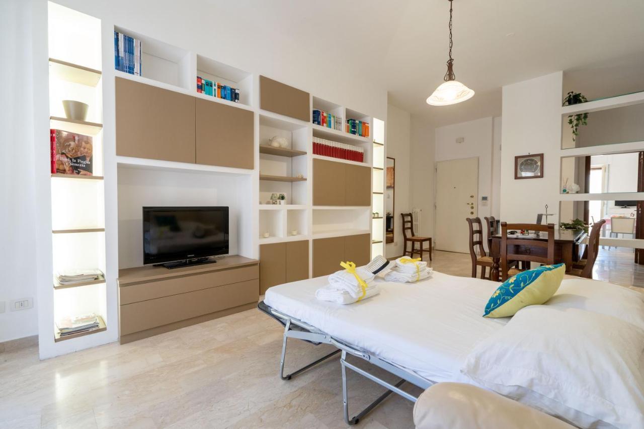 Universita & Stazione Airy Apartment With Parking Bari Exterior foto